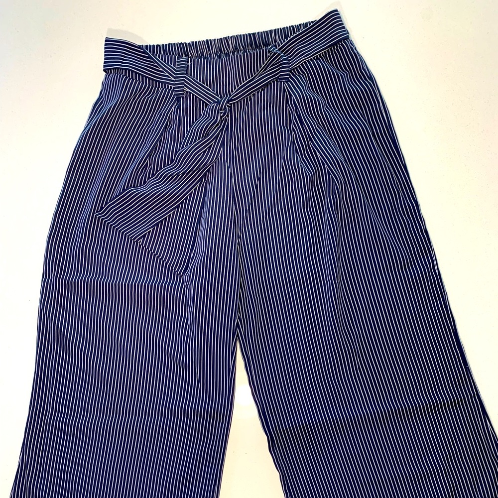 Urban Romantics Navy Blue Striped Capri-Length Wide-Leg Pants, Size Large